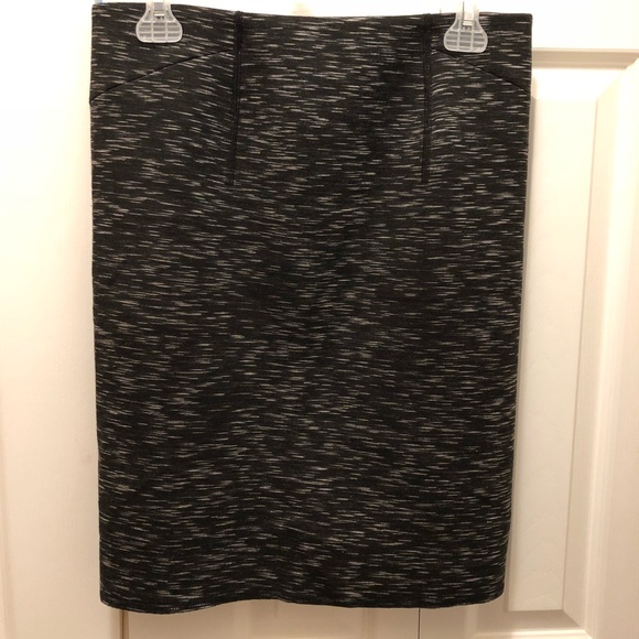 Ann Taylor Dresses & Skirts - Ann Taylor Skirt Gray Size 4 Pencil skirt
